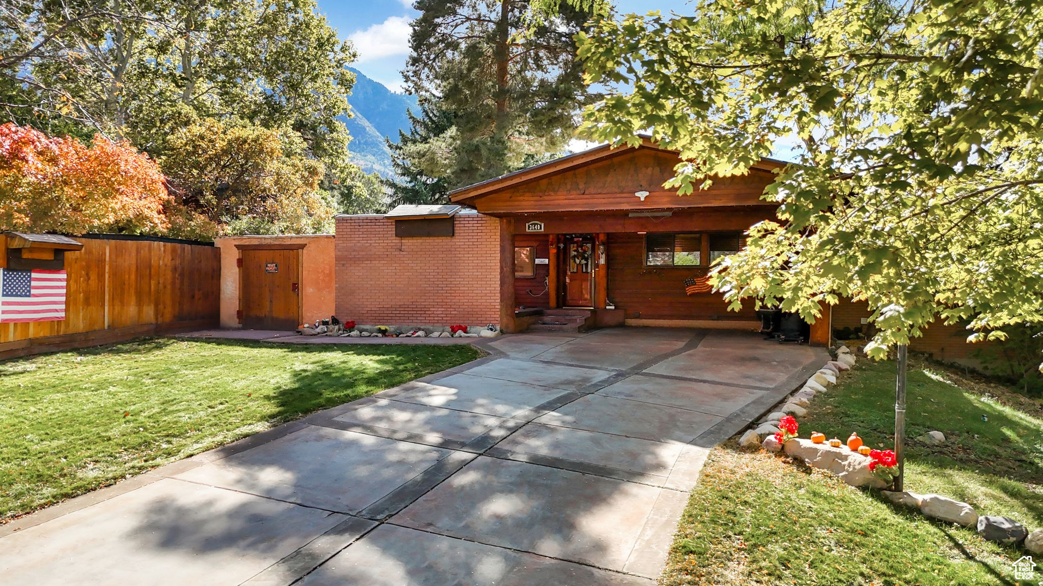 3640 E AURORA CIR E