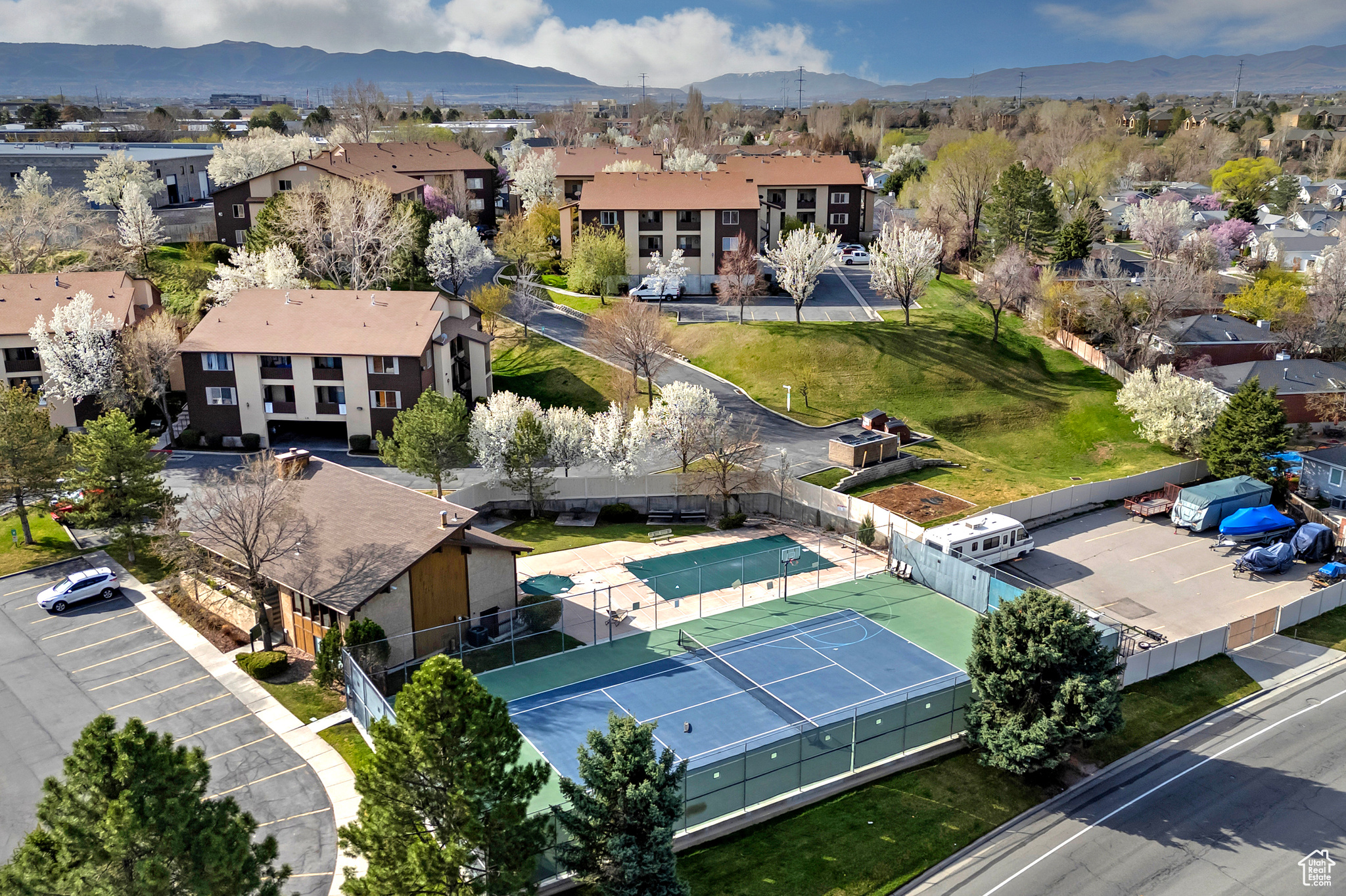 733 W Jefferson Ln, Sandy, Utah image 3