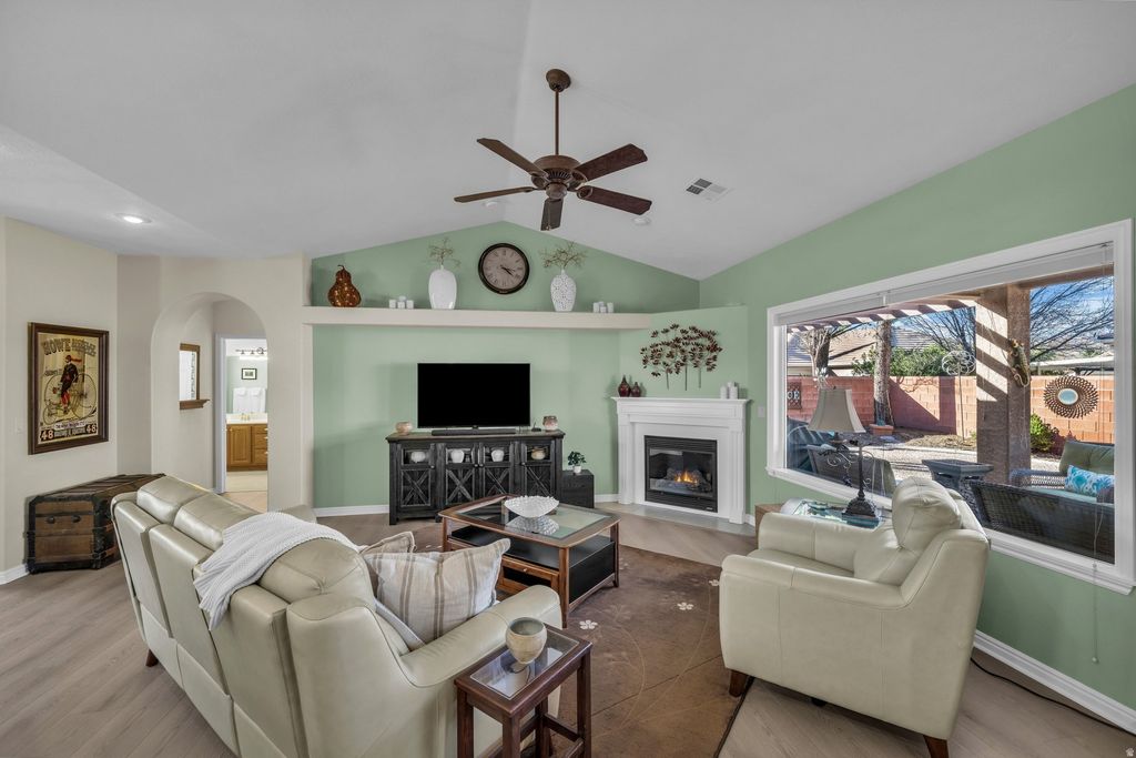 Photo of 2632 W 200 N, Hurricane, UT 84737 (MLS # 2136264)