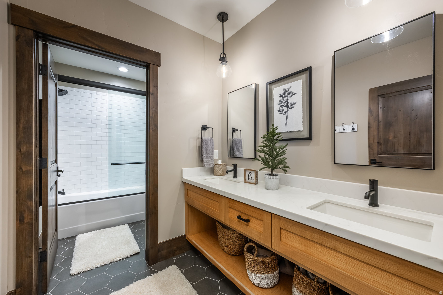 GREENERHILLS - Residential