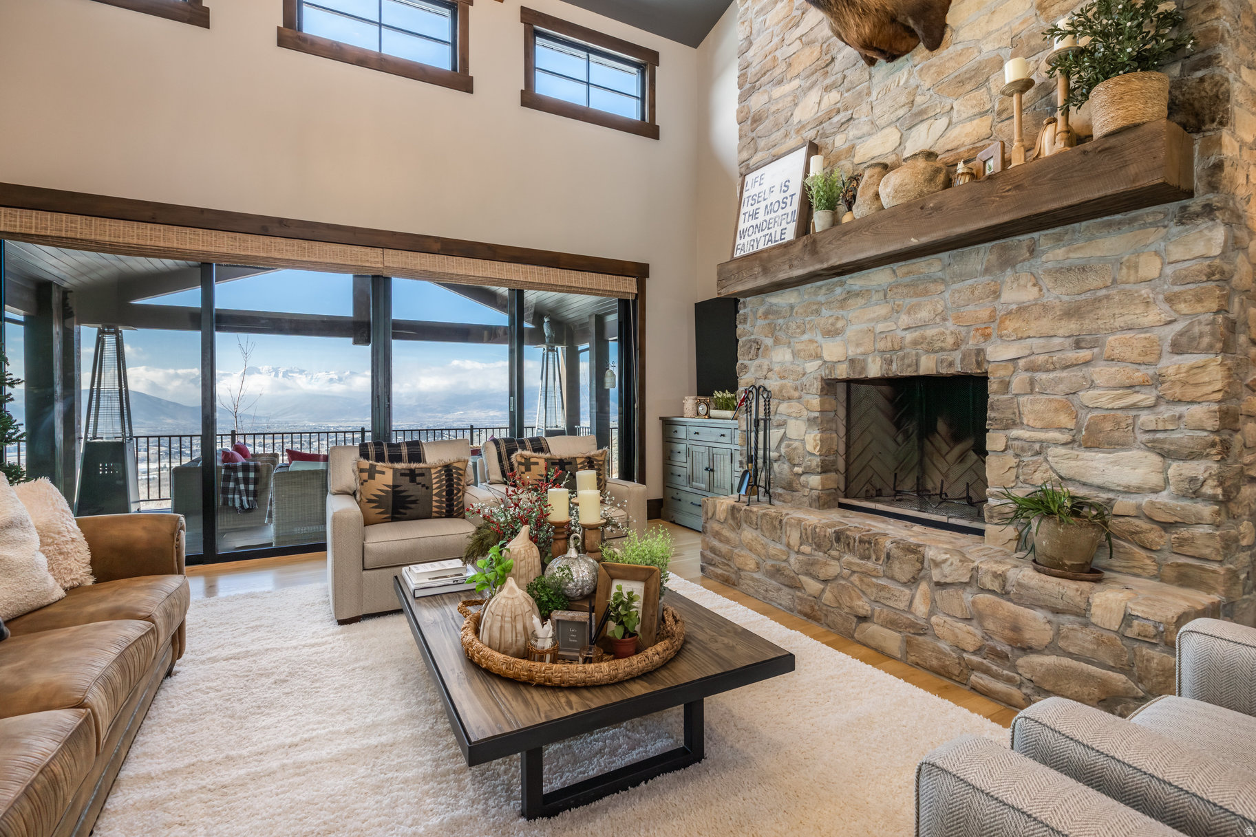 GREENERHILLS - Residential