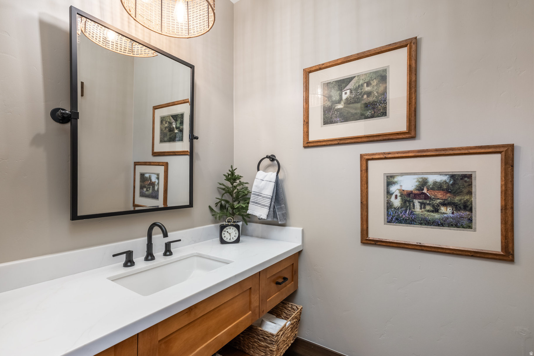 GREENERHILLS - Residential