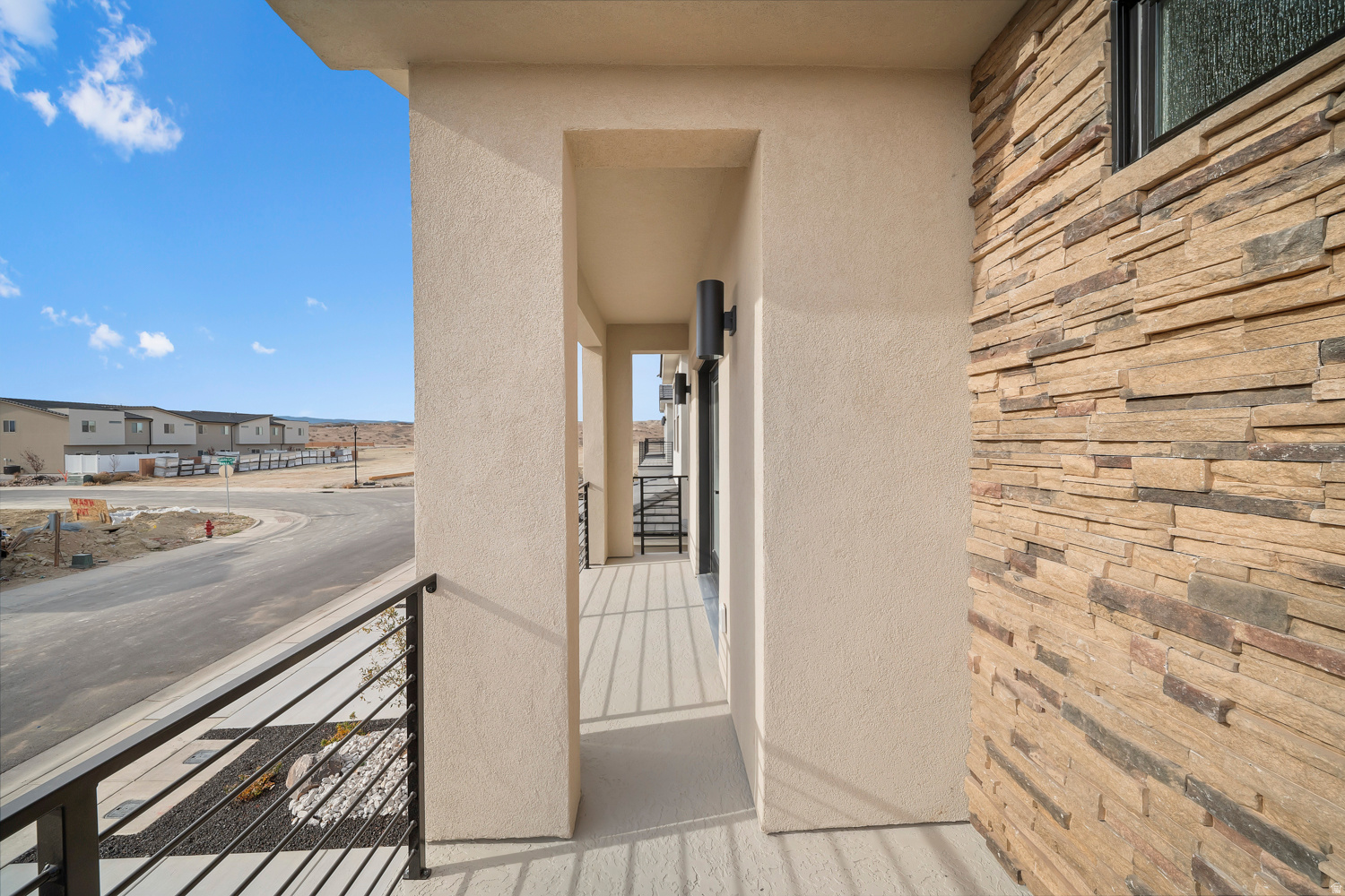 SOUTH DESERT - Residential