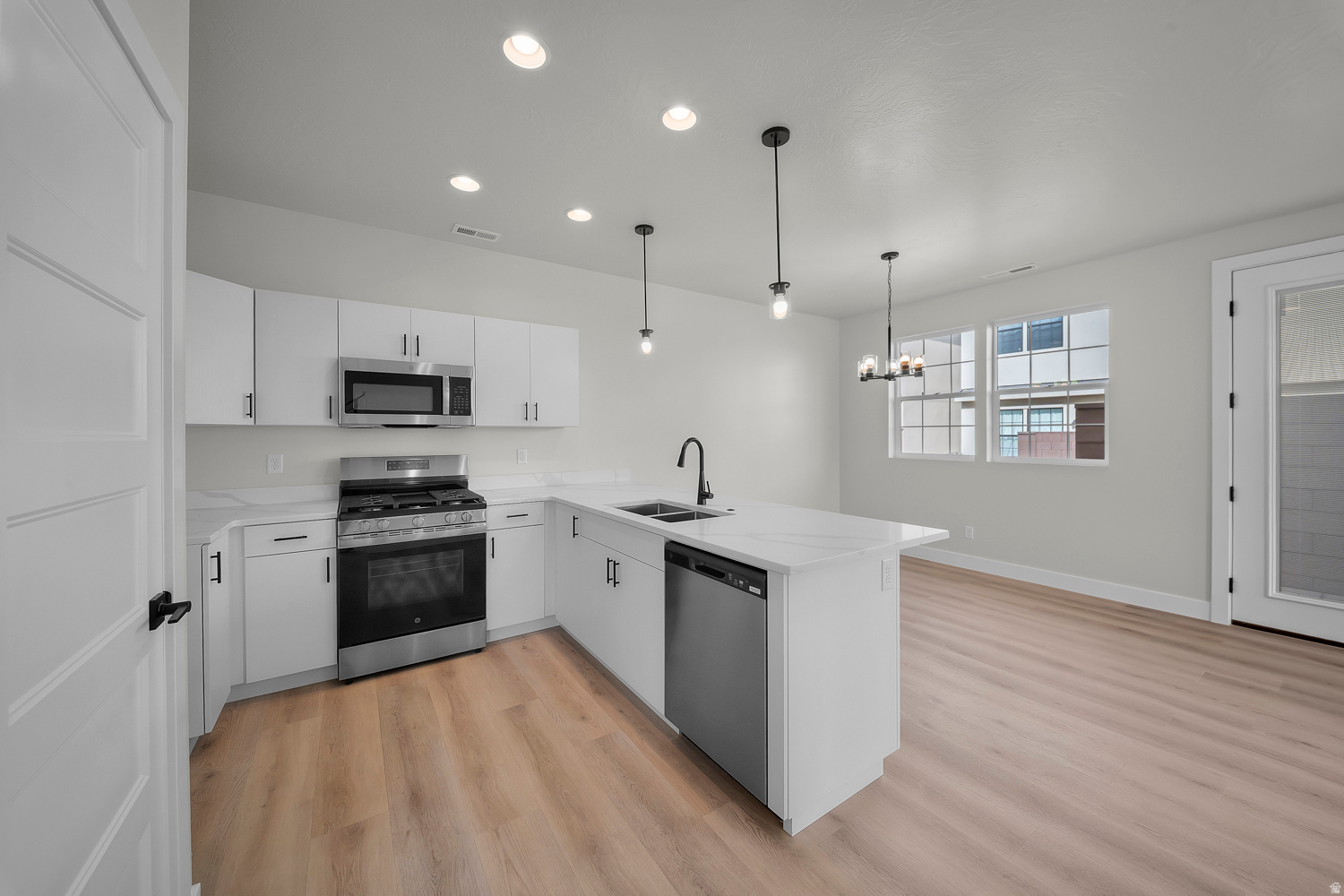 SOUTH DESERT - Residential