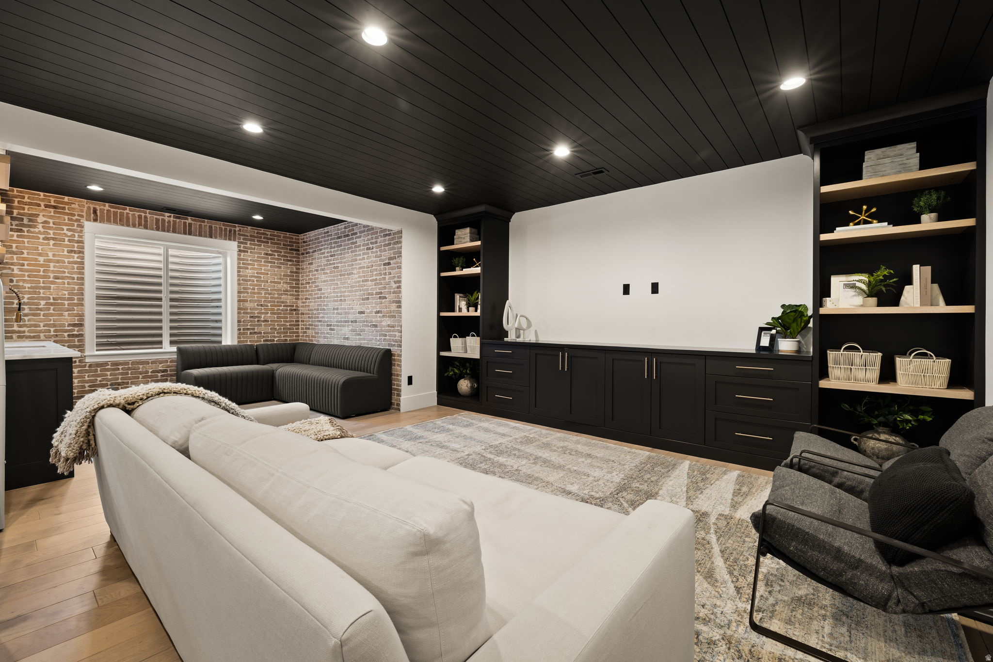 TRAVERSE MOUNTAIN - Residential