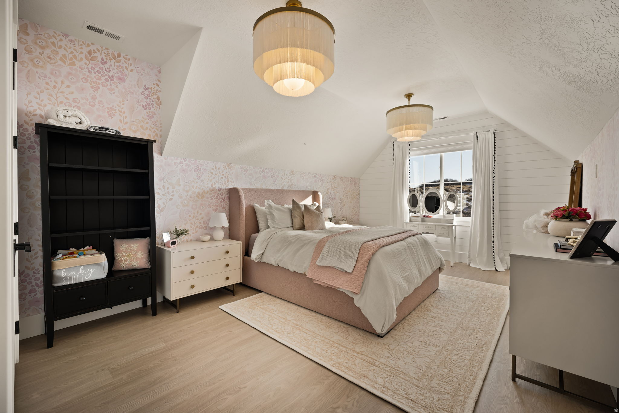 TRAVERSE MOUNTAIN - Residential