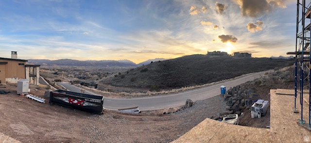 RED LEDGES - Residential