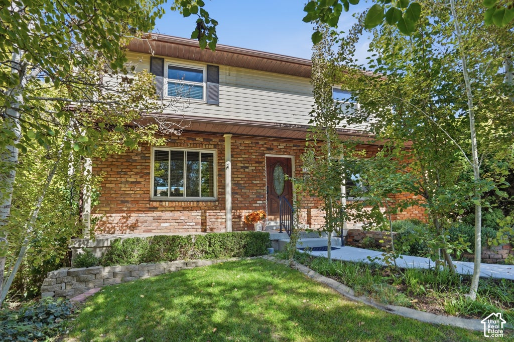 Photo of 942 W RIVERBEND DR, Salt Lake City, UT 84123 (MLS # 2190965)