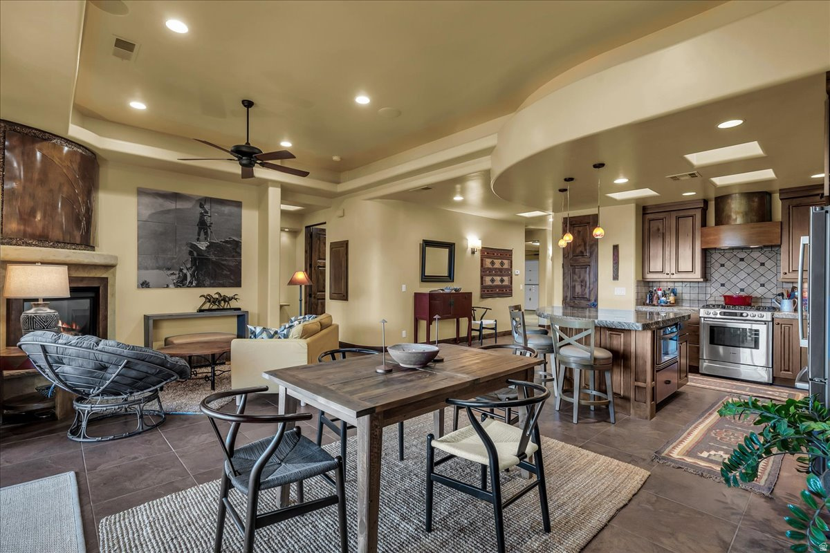 PAIUTE SPRINGS AT ENTRADA - Residential