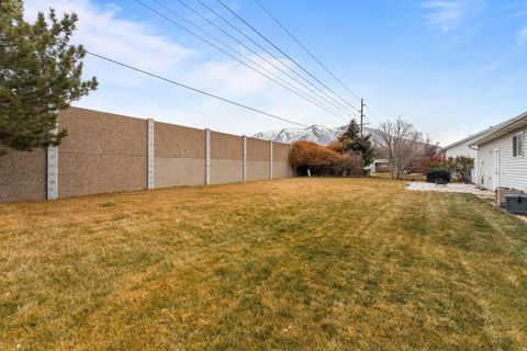 Tiny photo for 1563 E MOUNTAIN VIEW DR, Spanish Fork, UT 84660 (MLS # 2133929)