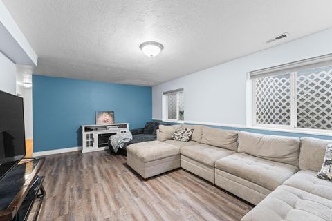 Tiny photo for 1563 E MOUNTAIN VIEW DR, Spanish Fork, UT 84660 (MLS # 2133929)