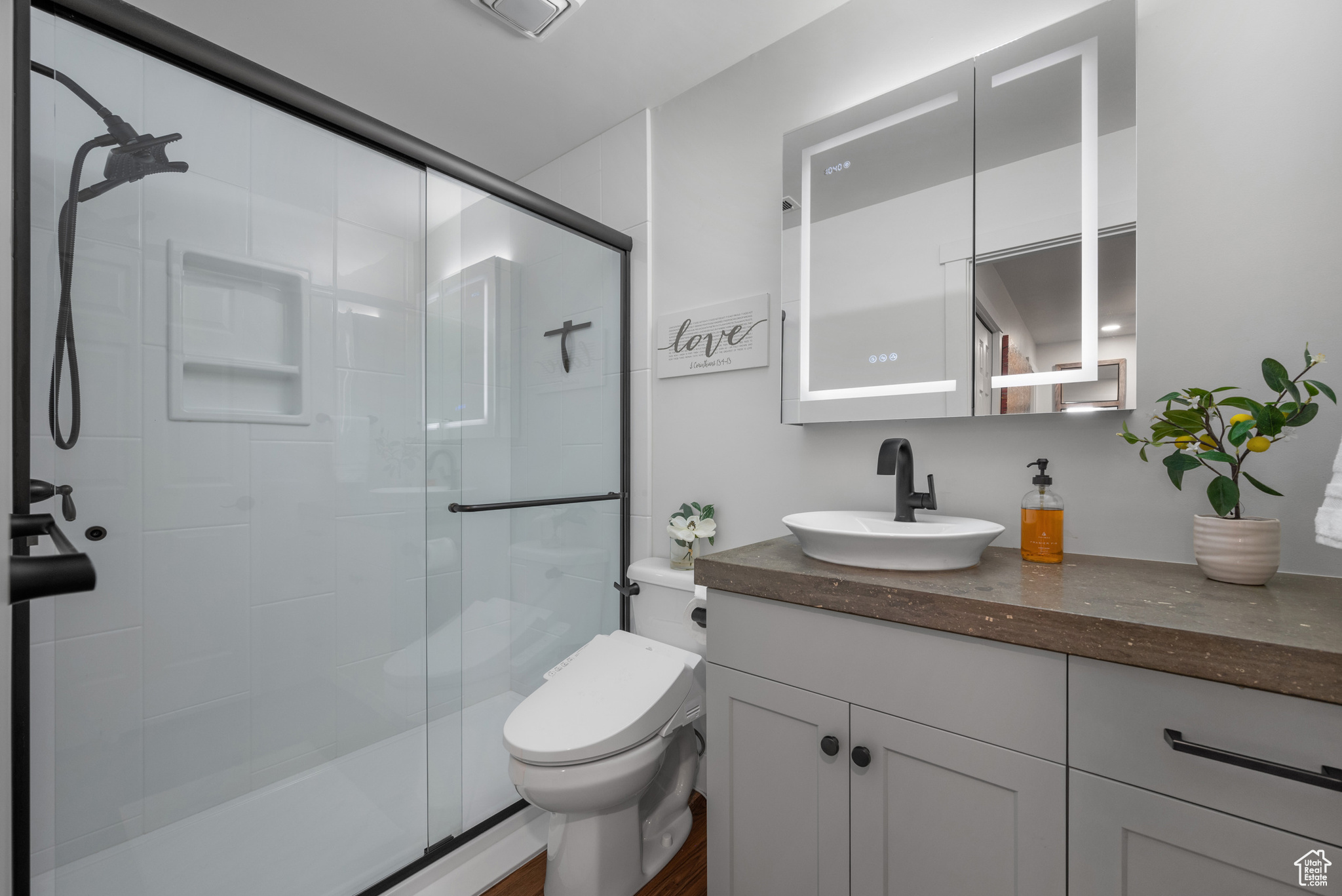 LINCOLN GARDENS - Residential