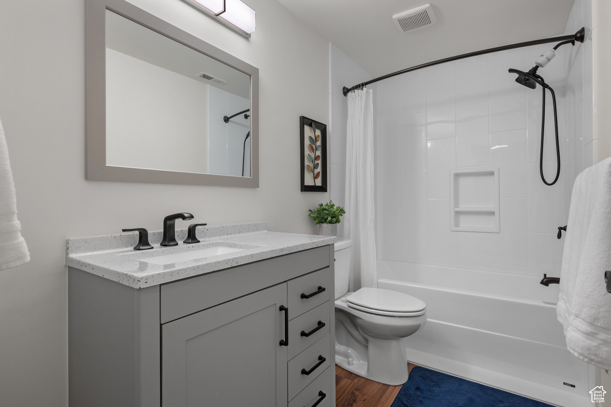 LINCOLN GARDENS - Residential