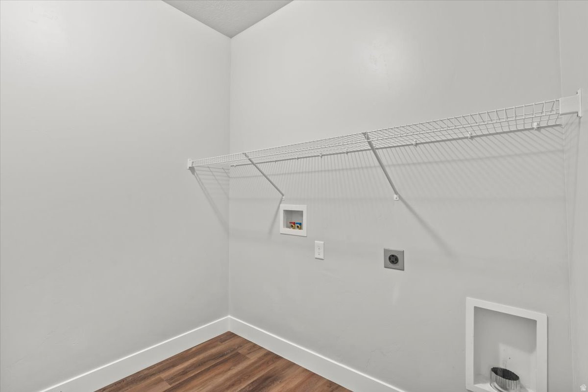 QUAILHILL AT MT SARATOGA - Residential