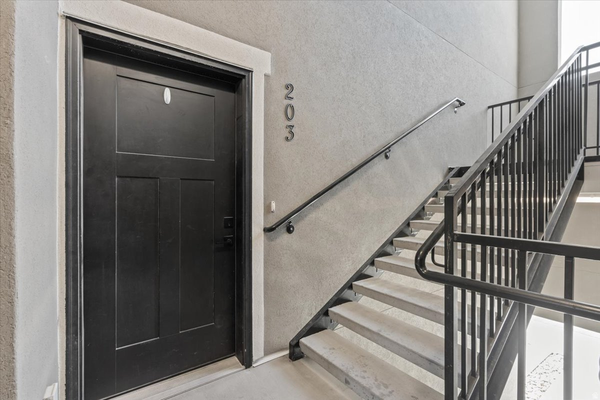 QUAILHILL AT MT SARATOGA - Residential