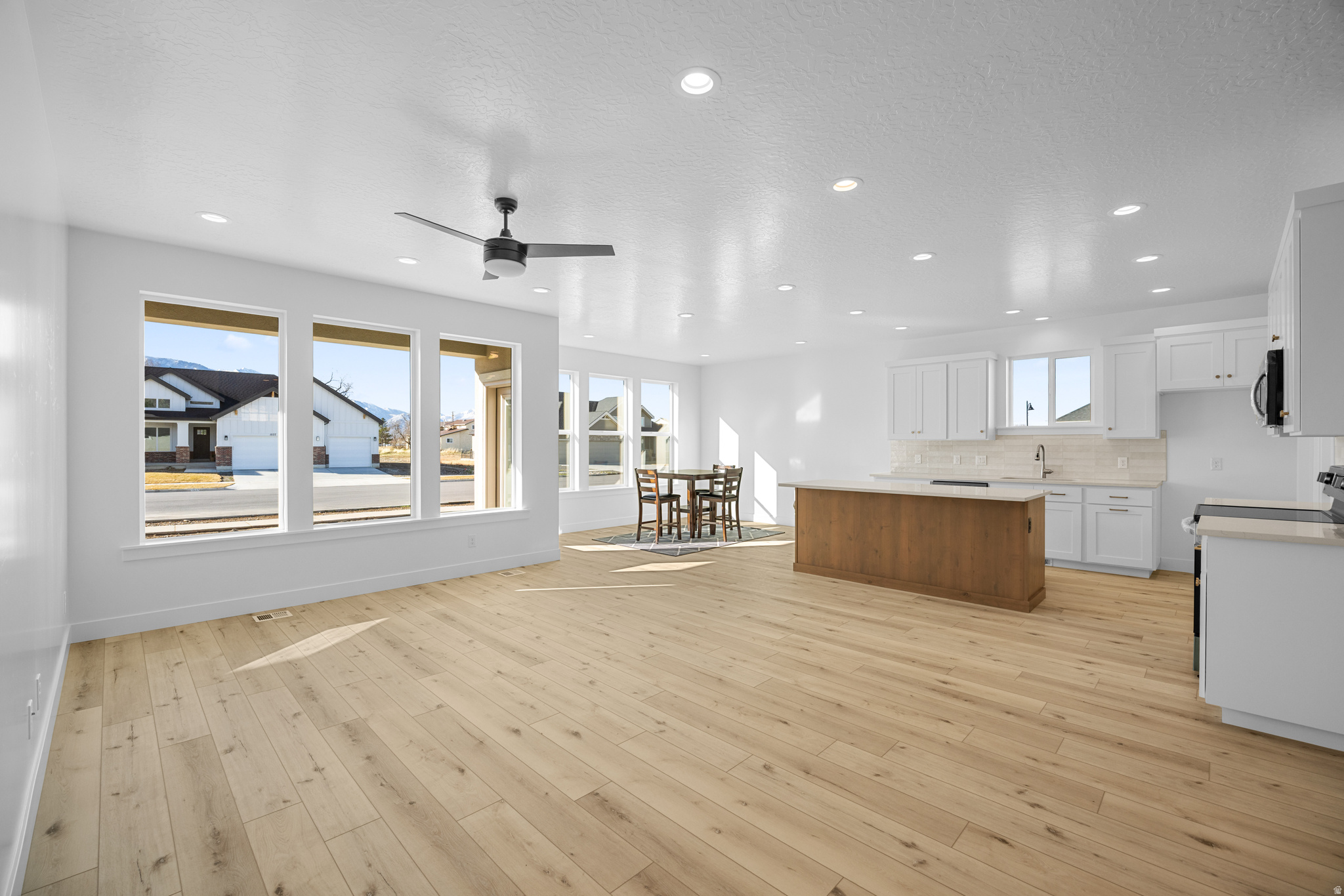 OAKRIDGE COVE - Residential