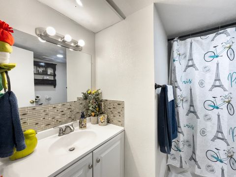 Tiny photo for 313 E VAGABOND DR, Murray, UT 84107 (MLS # 2127373)