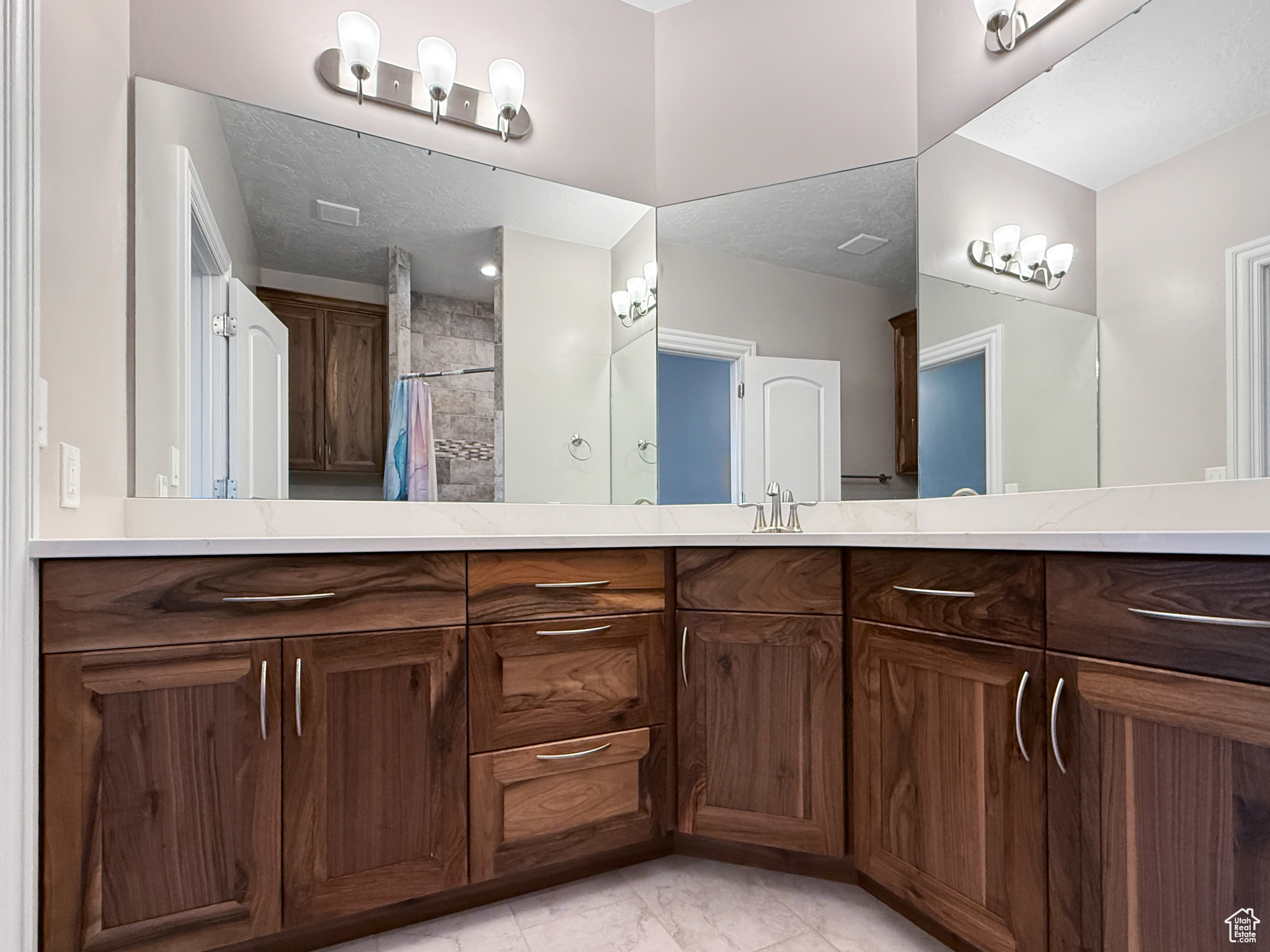 ASPYN ACRES - Residential