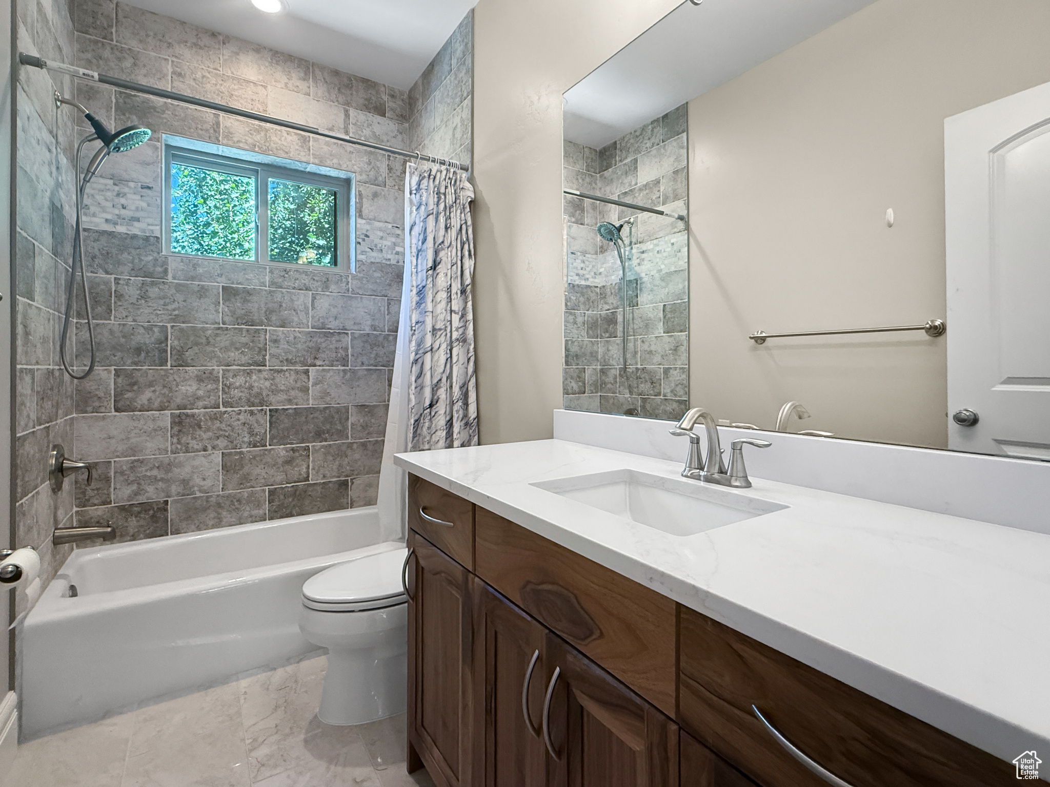 ASPYN ACRES - Residential