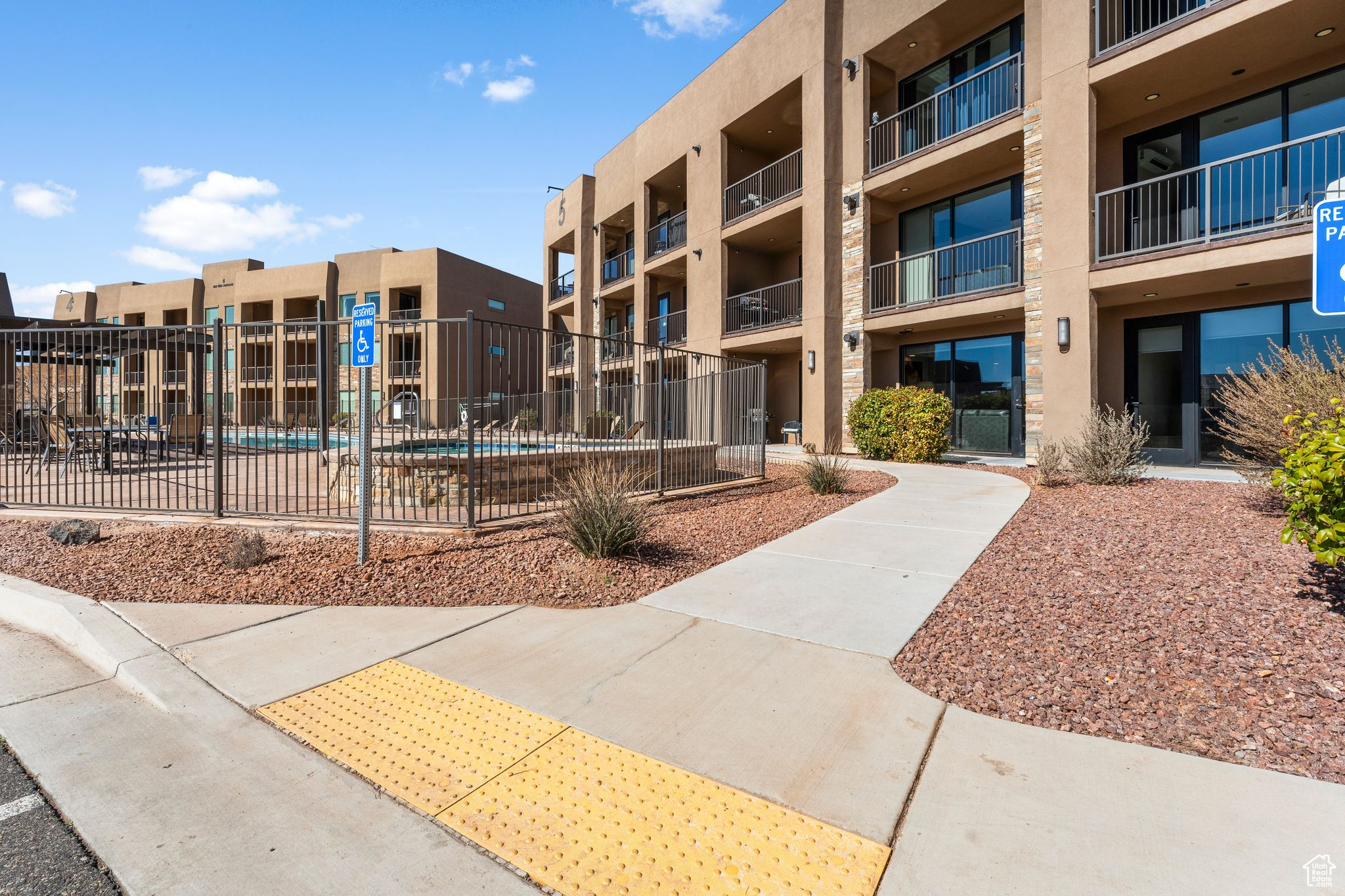 5194 W Villas Dr, Hurricane, Utah image 2