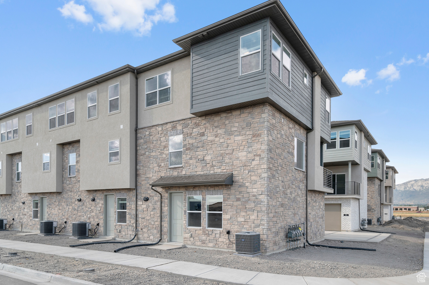 ANDERSON FARMS TOWNS 954 - Residential