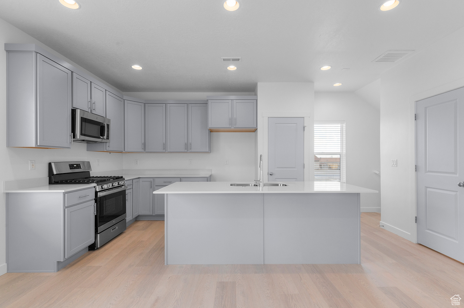 ANDERSON FARMS TOWNS 954 - Residential