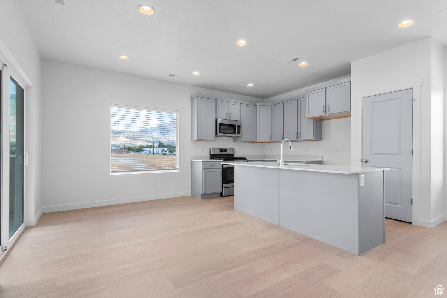 ANDERSON FARMS TOWNS 954 - Residential