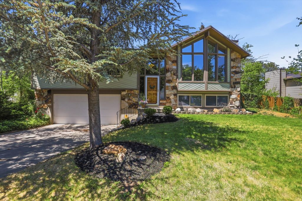 Photo of 8938 S MANCHESTER LN, Sandy, UT 84093 (MLS # 2162778)