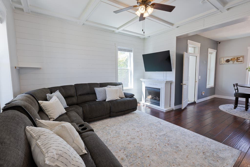 Photo of 223 E 500 N, Spanish Fork, UT 84660 (MLS # 2180544)
