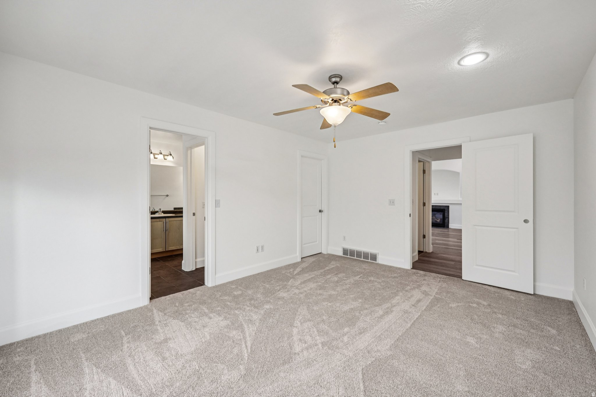 SAND DUNES CONDOMINIUMS PHASE 2 - Residential