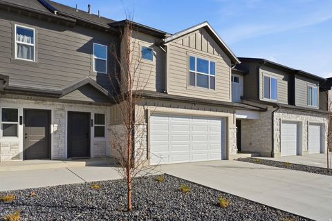 Townhouse For Sale - 1664 W 2975 #B<br/> Syracuse, UT 84075