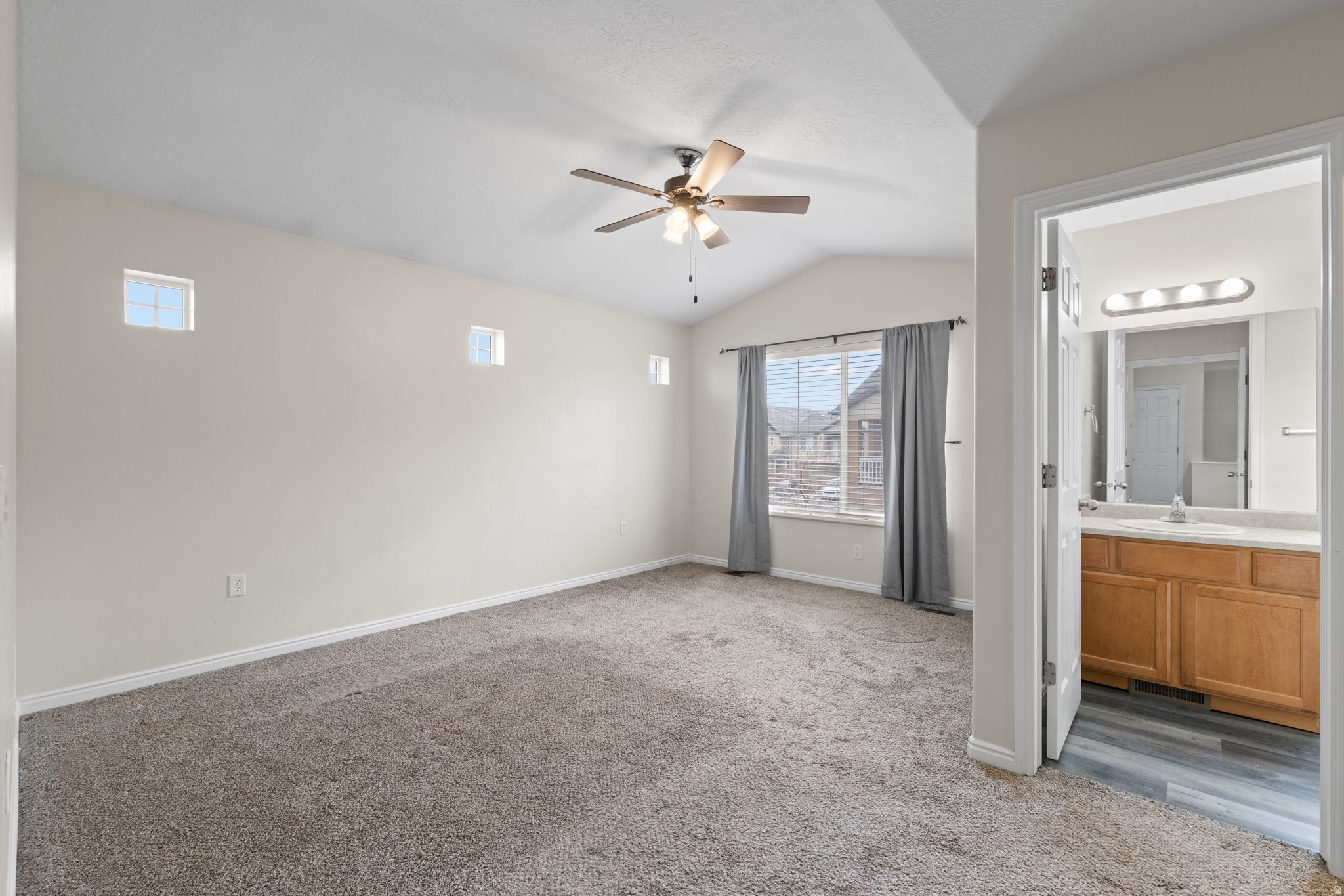 CASTLETON NORTH - Residential