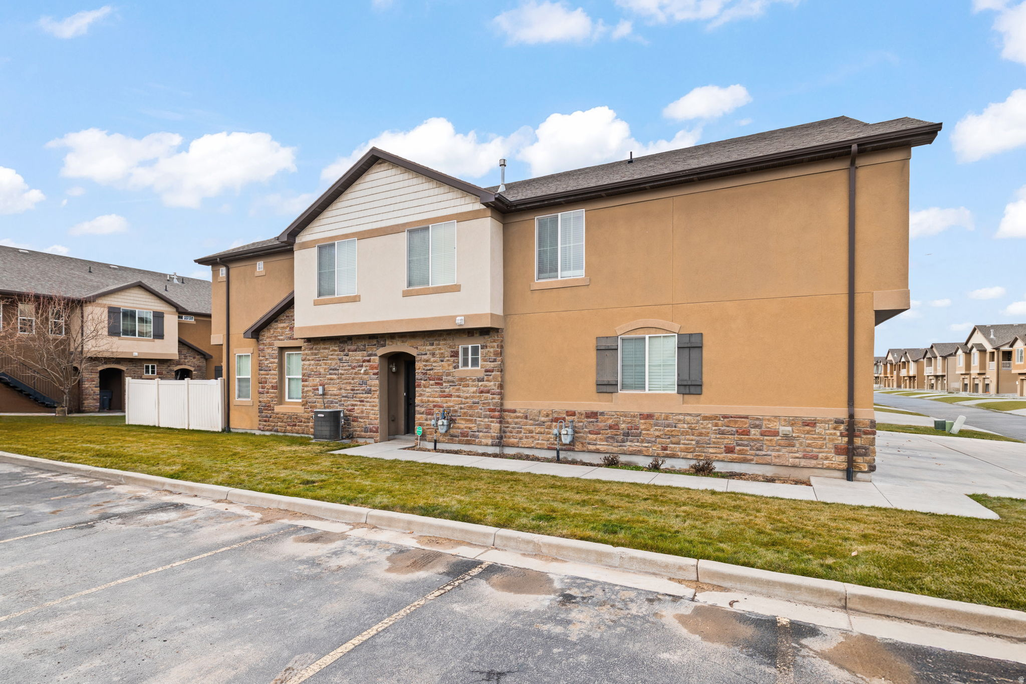 CASTLETON NORTH - Residential