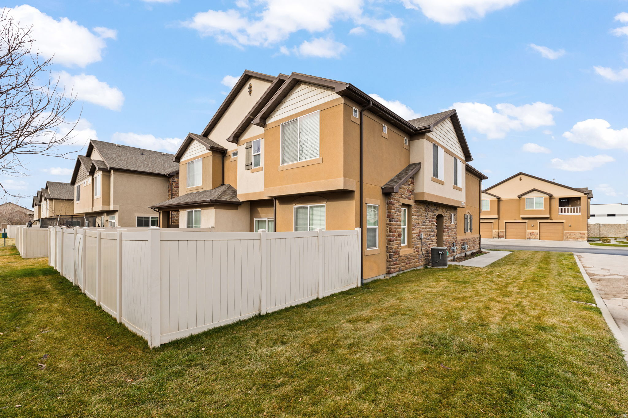 CASTLETON NORTH - Residential