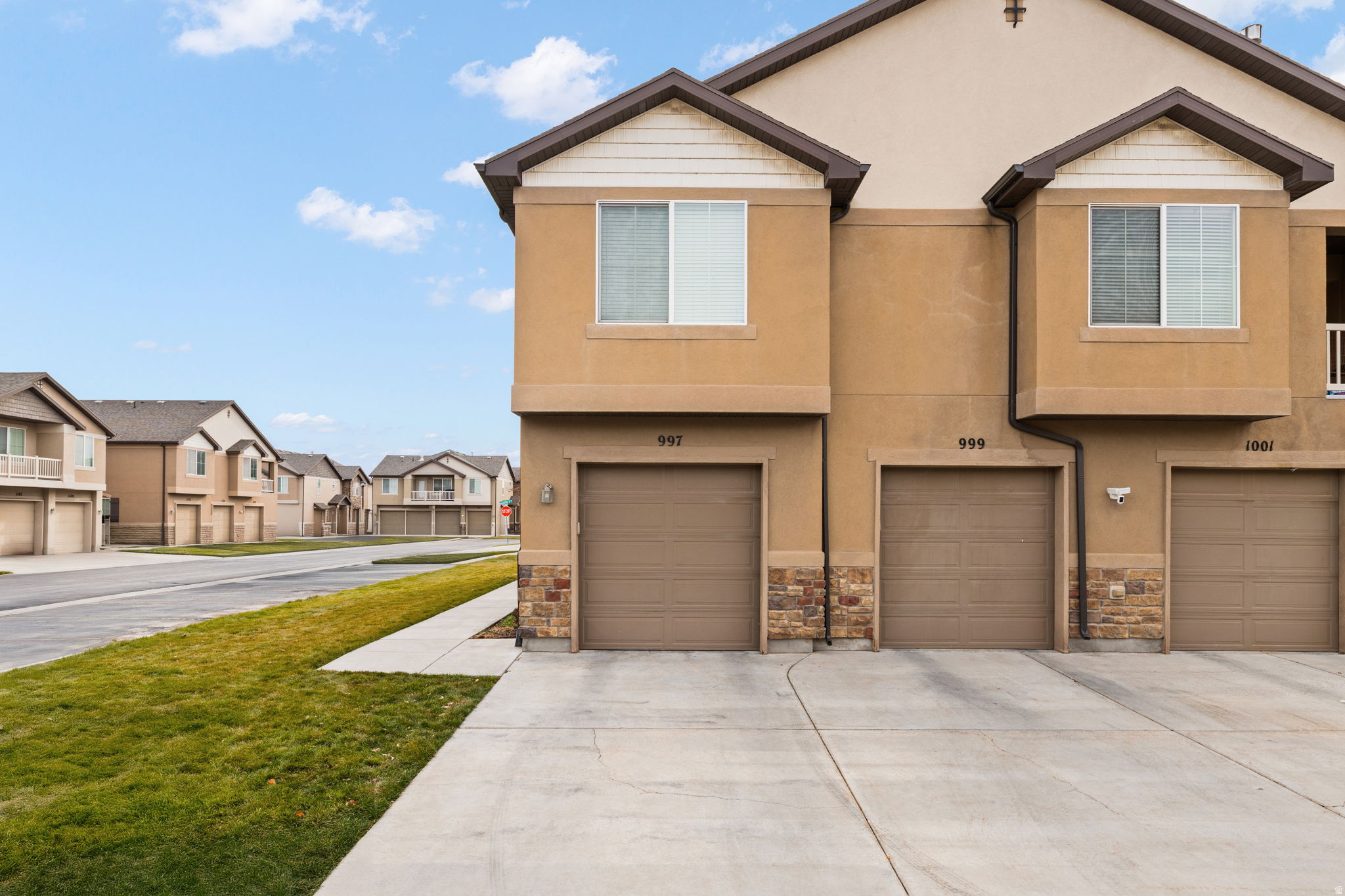 CASTLETON NORTH - Residential