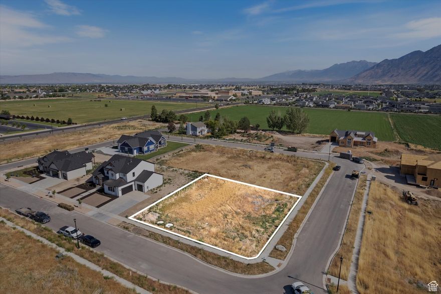 Beautifulcorner lot perfectly situated in a quiet, up-and-coming Spanish Fork community. Enjoy amazing views near Maple Mountain High School. Bring your own builder or use ours!