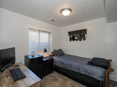 Tiny photo for 879 W SADDLEBROOK DR, Kaysville, UT 84037 (MLS # 2153526)