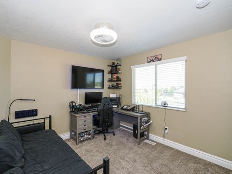 Tiny photo for 879 W SADDLEBROOK DR, Kaysville, UT 84037 (MLS # 2153526)