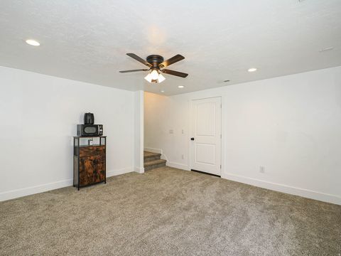 Tiny photo for 879 W SADDLEBROOK DR, Kaysville, UT 84037 (MLS # 2153526)