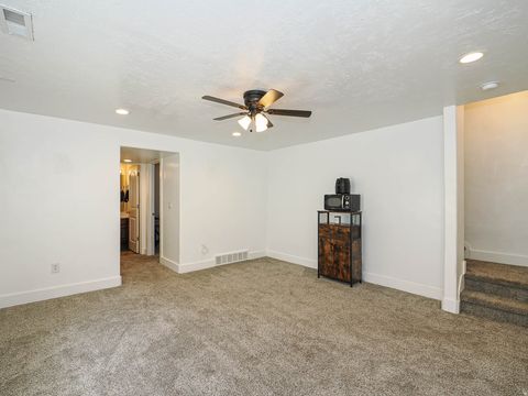 Tiny photo for 879 W SADDLEBROOK DR, Kaysville, UT 84037 (MLS # 2153526)