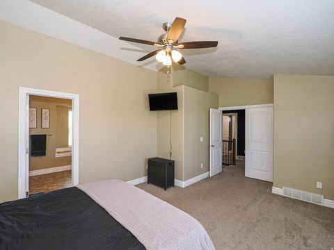 Tiny photo for 879 W SADDLEBROOK DR, Kaysville, UT 84037 (MLS # 2153526)
