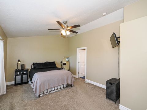 Tiny photo for 879 W SADDLEBROOK DR, Kaysville, UT 84037 (MLS # 2153526)