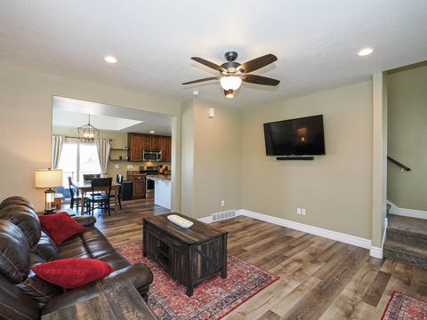 Tiny photo for 879 W SADDLEBROOK DR, Kaysville, UT 84037 (MLS # 2153526)