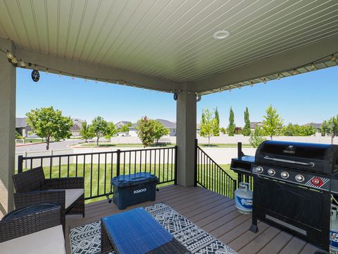 Tiny photo for 879 W SADDLEBROOK DR, Kaysville, UT 84037 (MLS # 2153526)