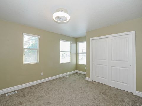 Tiny photo for 879 W SADDLEBROOK DR, Kaysville, UT 84037 (MLS # 2153526)