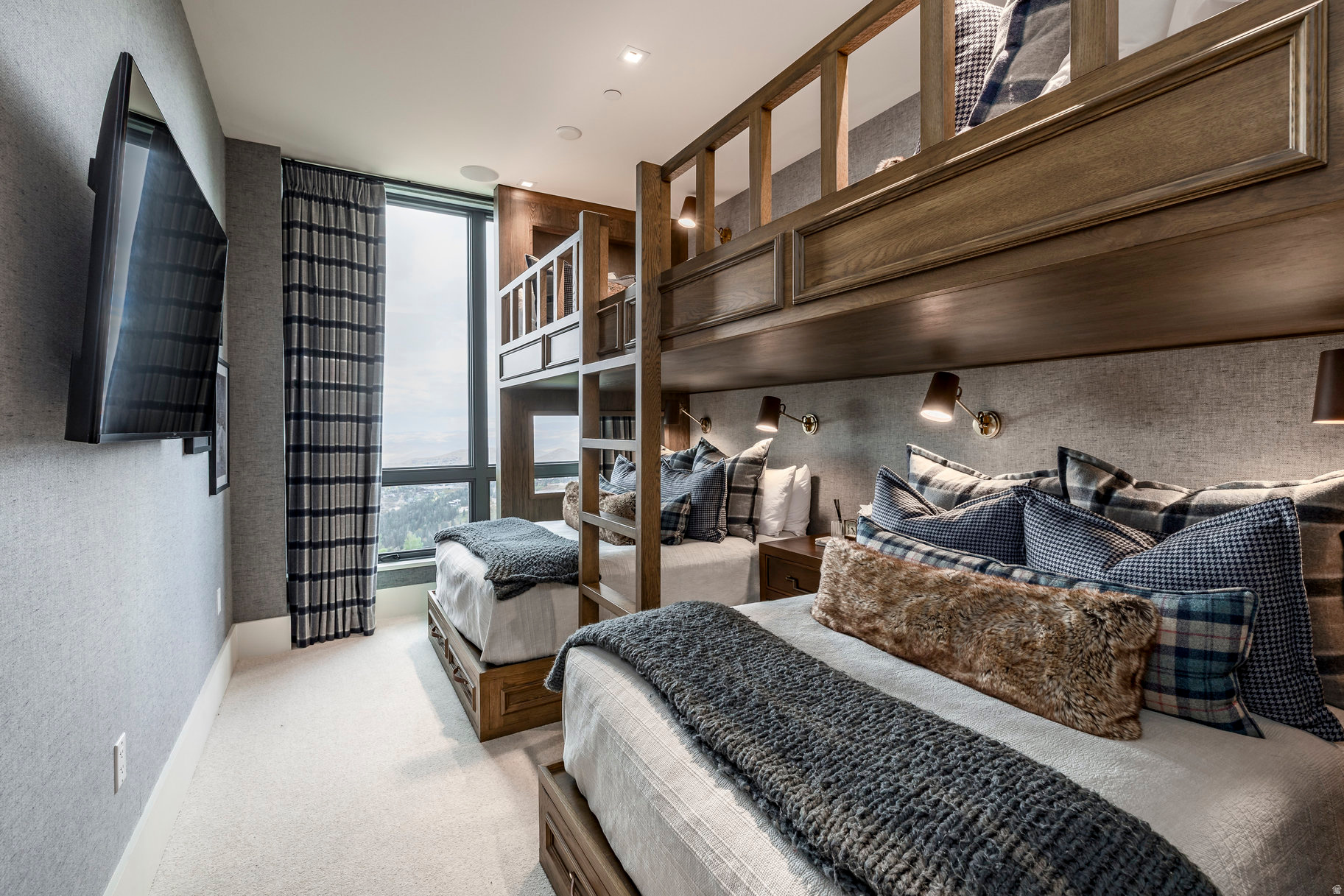 ARGENT AT EMPIRE PASS CONDOS - Residential