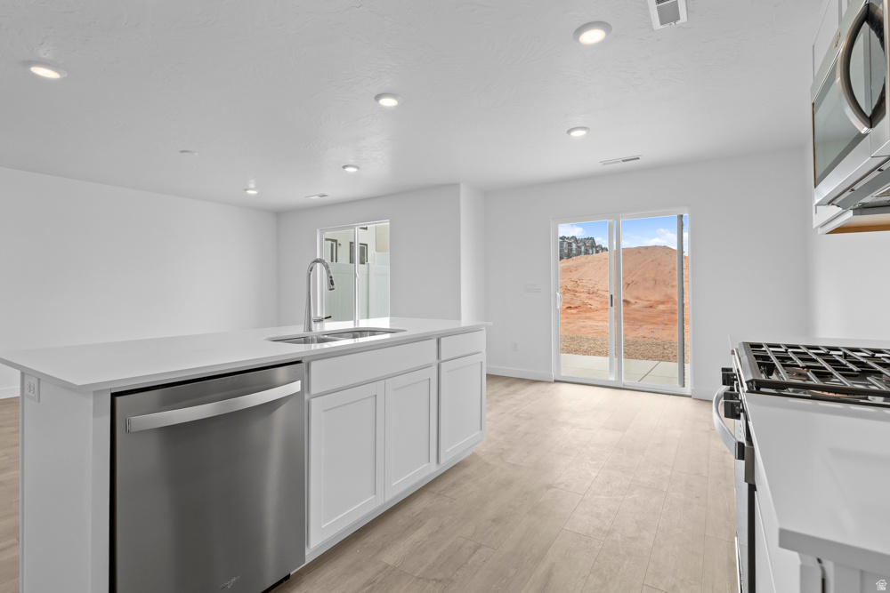 LAVENDER CANYON IN LONG VALLEY - Residential