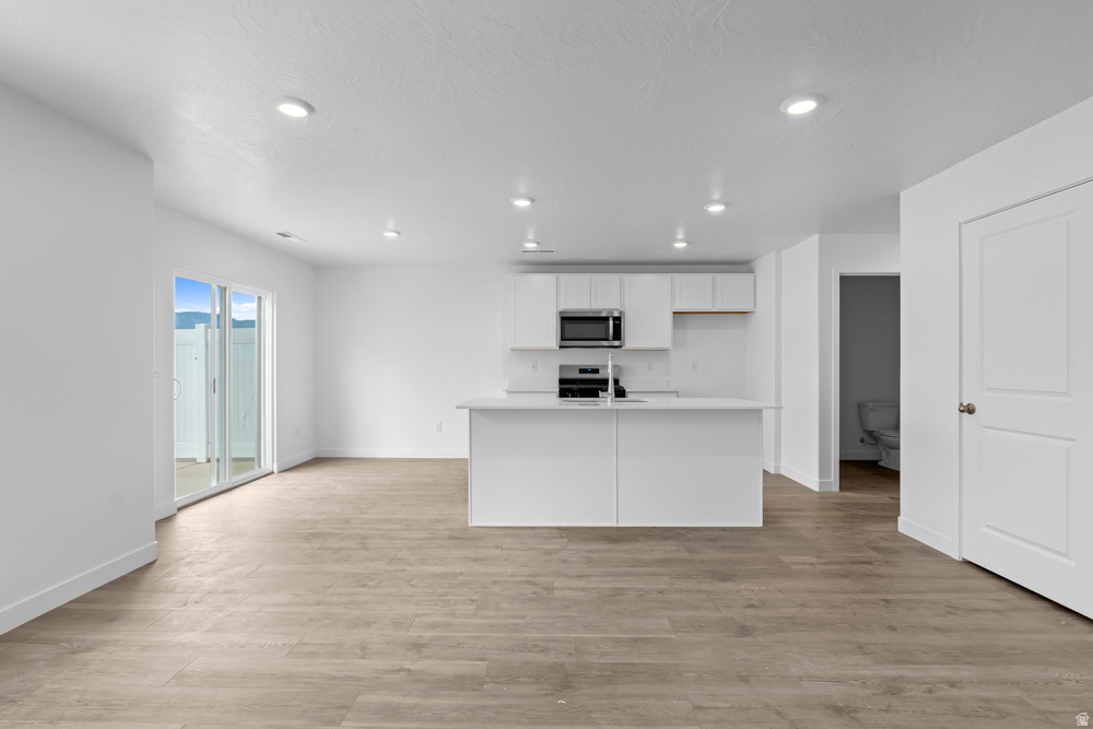 LAVENDER CANYON IN LONG VALLEY - Residential