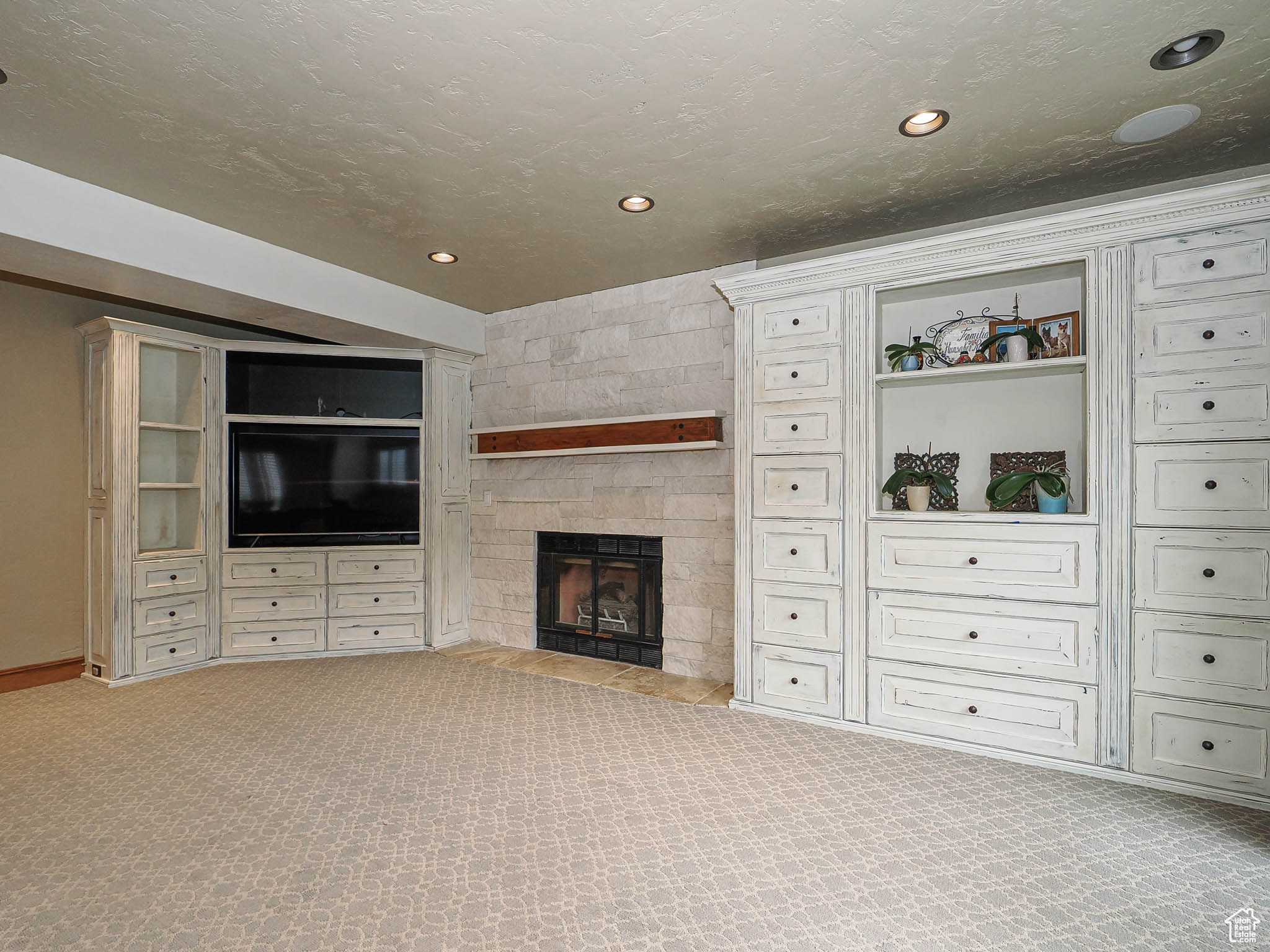 BRIDLEWALK - Residential