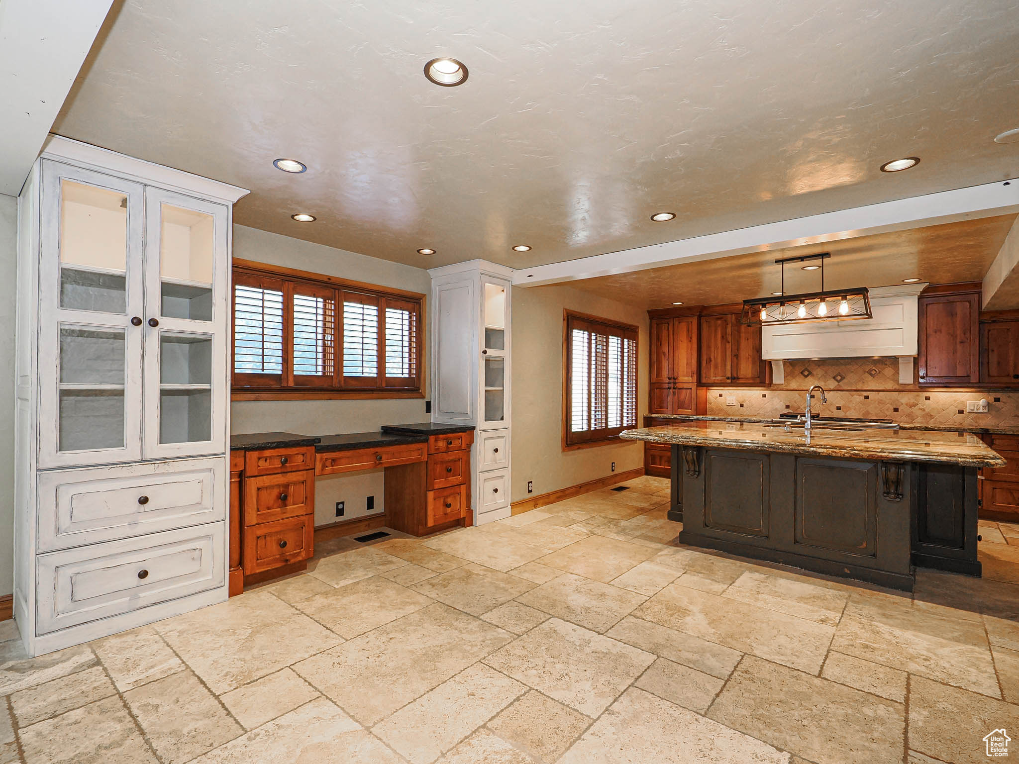 BRIDLEWALK - Residential